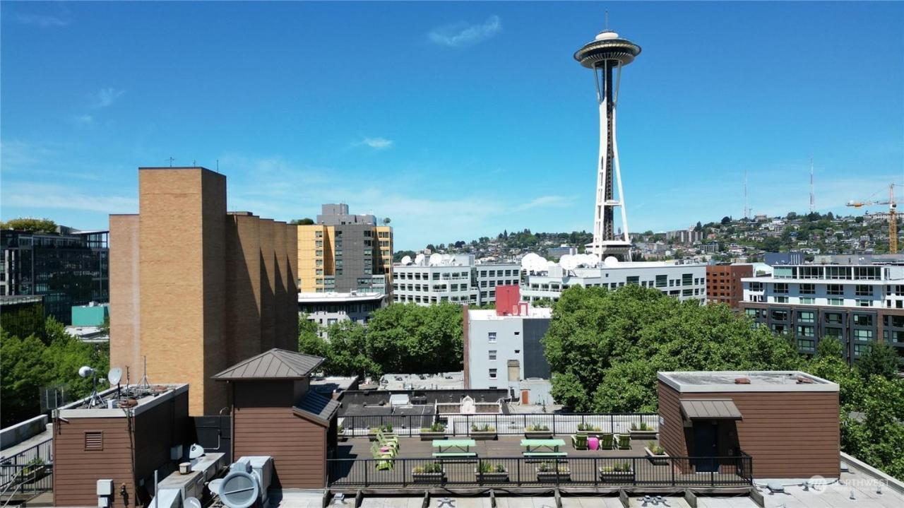 1br Condo, Air Conditioning, Free Parking, Rooftop View Apartment Seattle