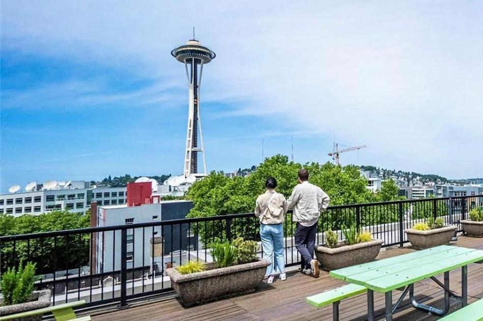 1br Condo, Air Conditioning, Free Parking, Rooftop View * Seattle