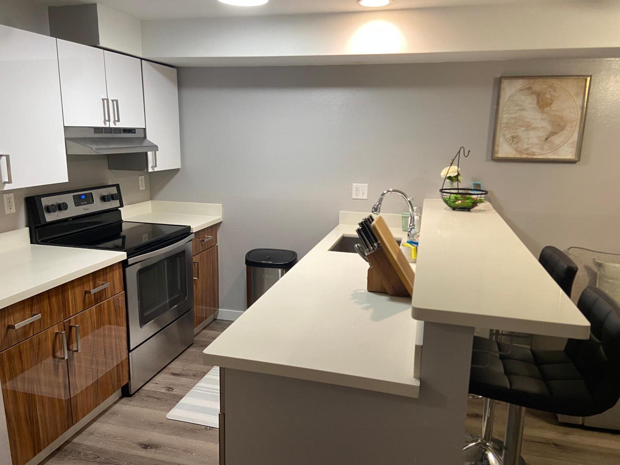 Apartment 1br Condo, Air Conditioning, Free Parking, Rooftop View