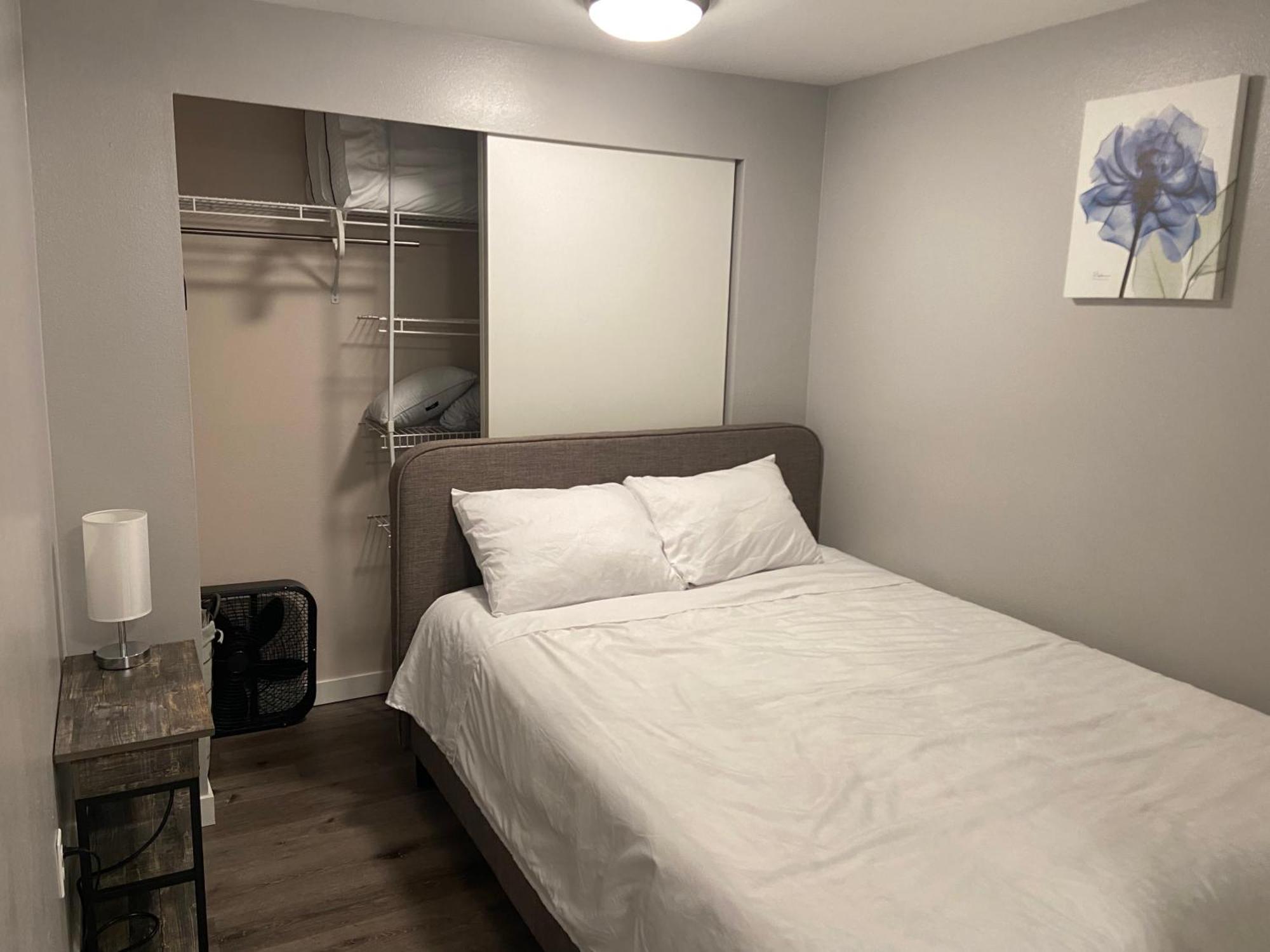 1br Condo, Air Conditioning, Free Parking, Rooftop View Apartment Seattle