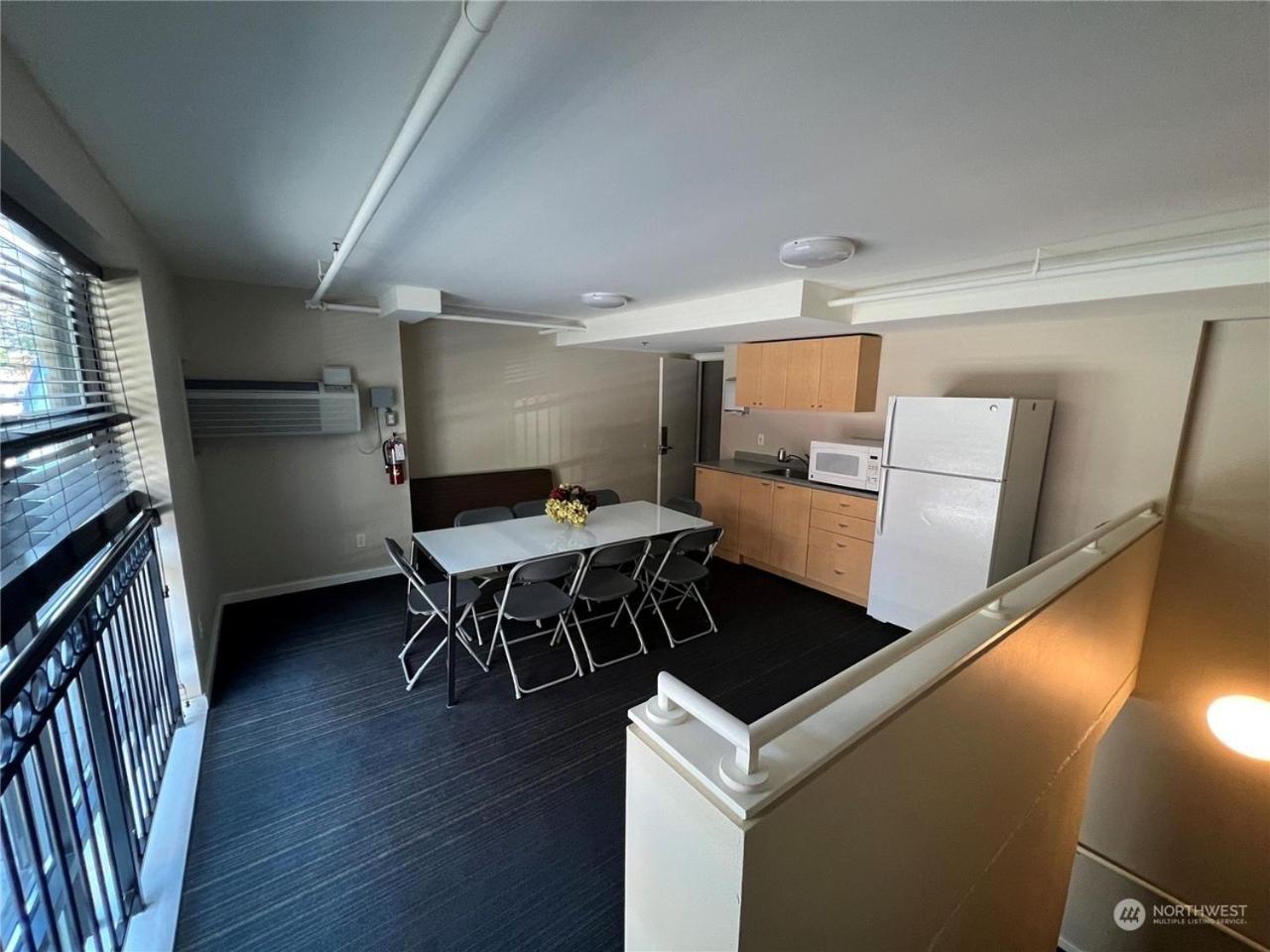 1br Condo, Air Conditioning, Free Parking, Rooftop View * Seattle